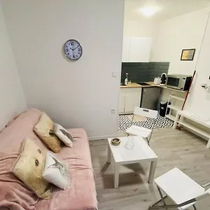 Confortable - Montmartre - Republique - Anvers - 2 Pers Appartement